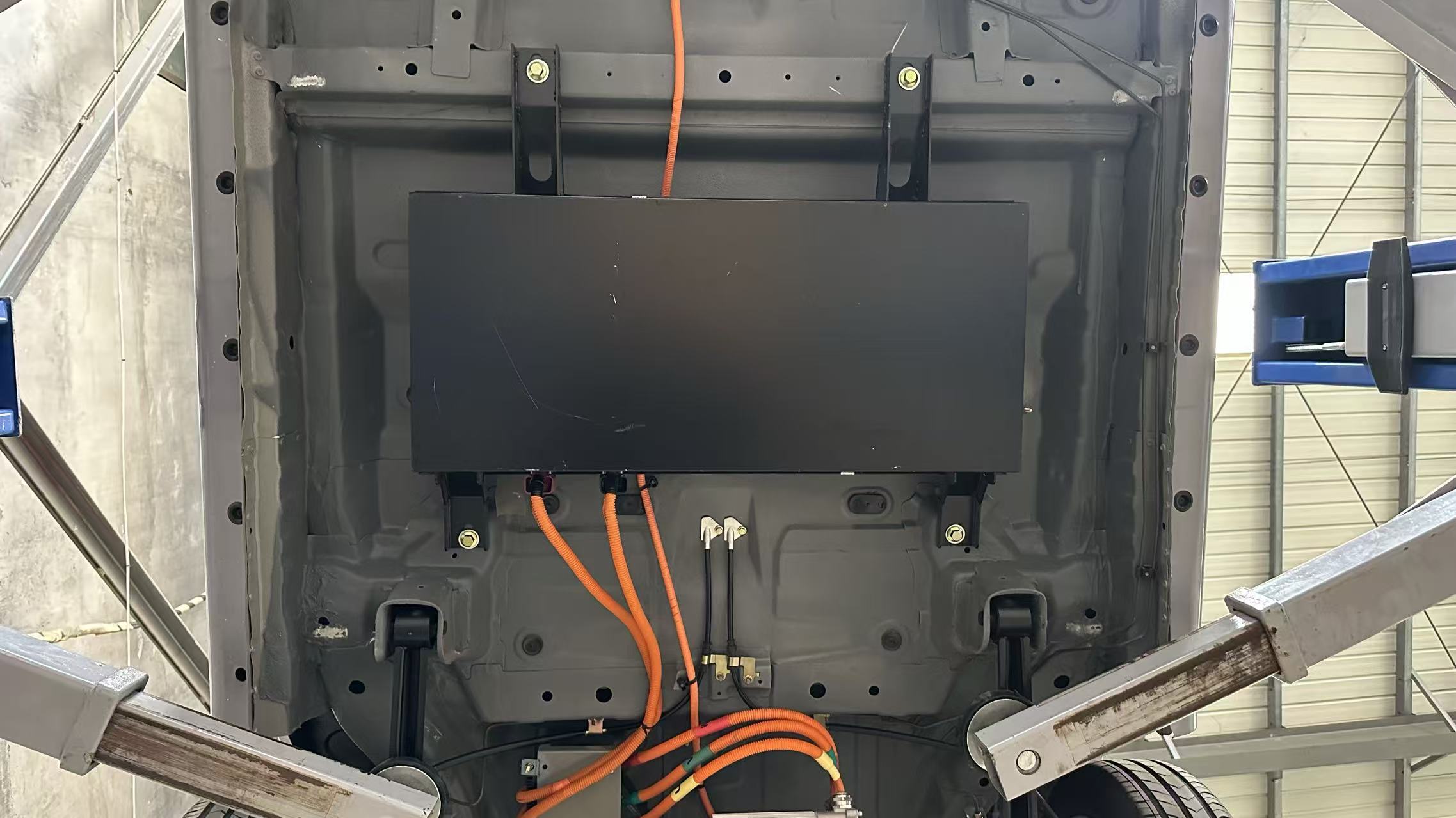 LFP vs. NMC Batteries in Electric Micro Cars: Performance Differences in European Climate Conditions (en inglés)
